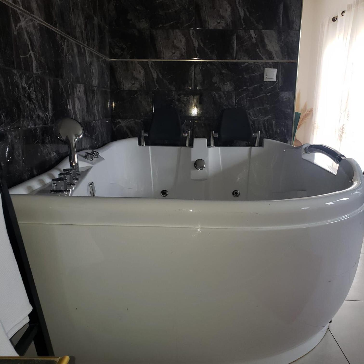 Tia Vahine Hotel Ivato  Luaran gambar