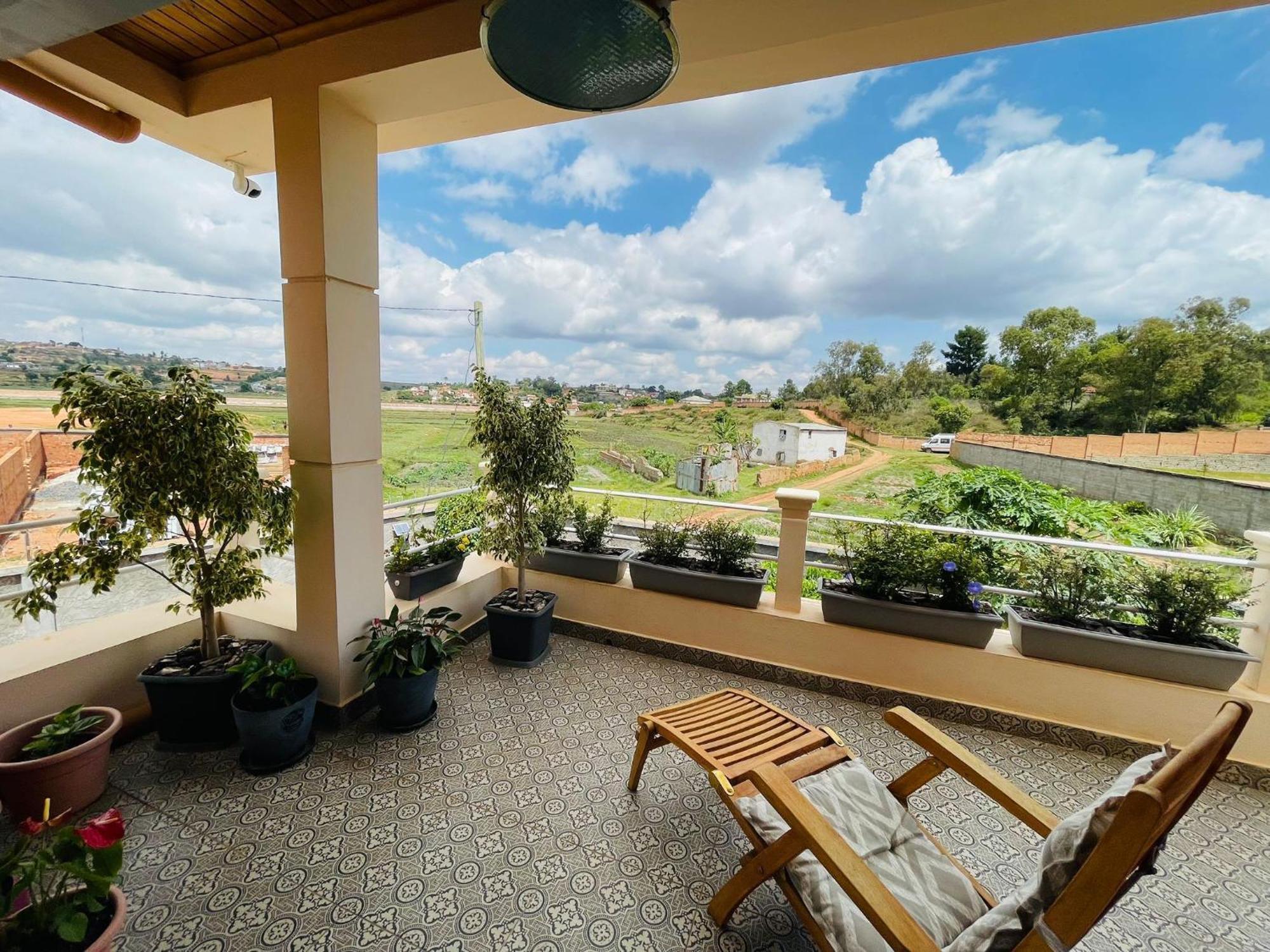 Tia Vahine Hotel Ivato  Luaran gambar