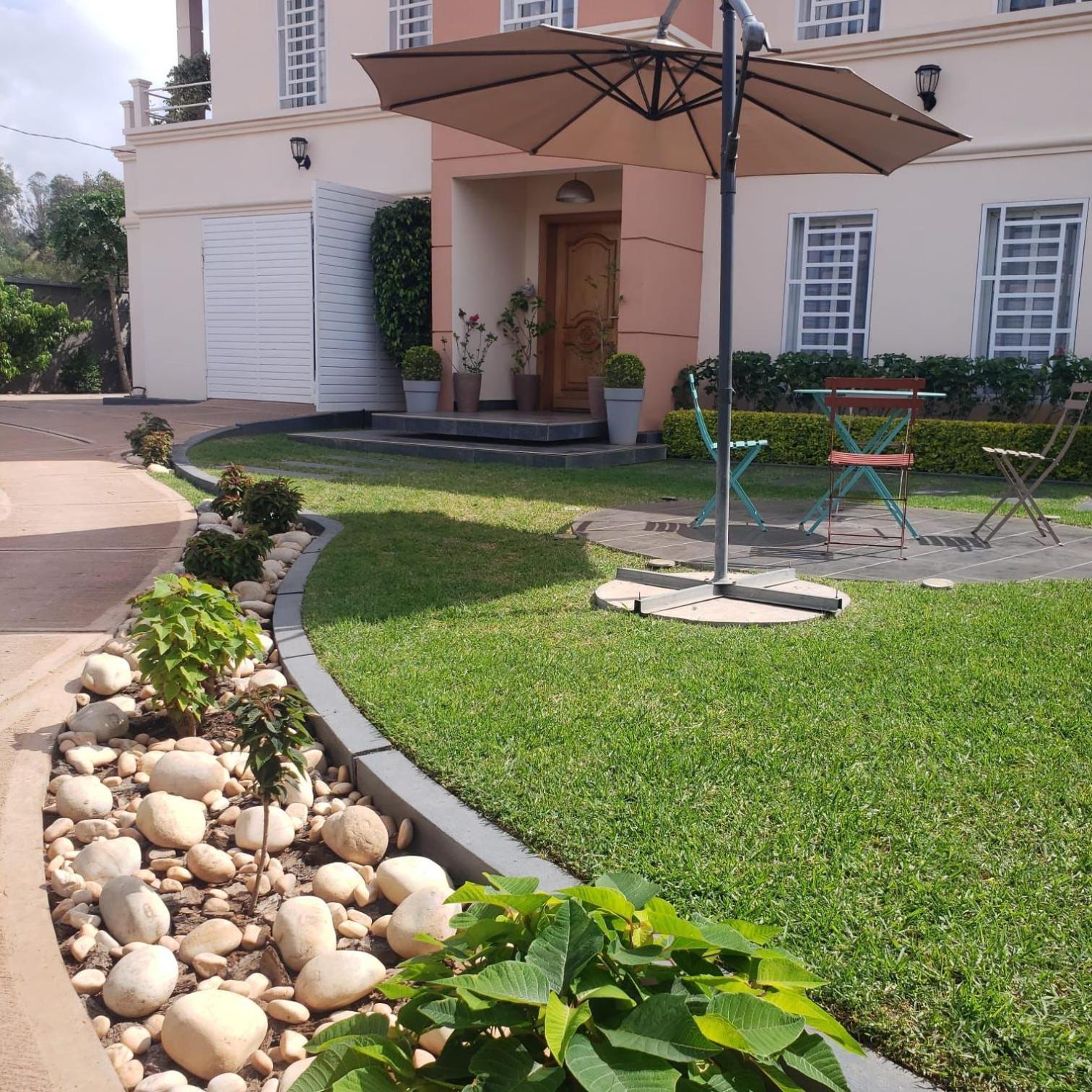 Tia Vahine Hotel Ivato  Luaran gambar